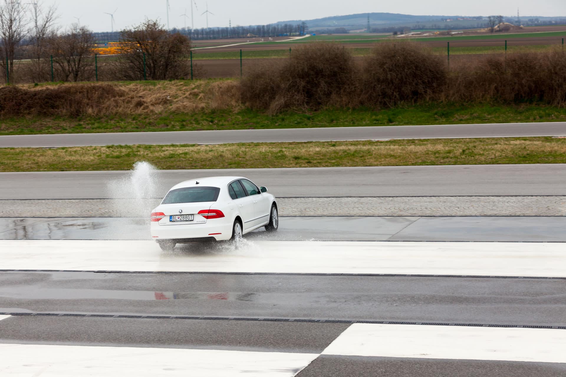 Škola šmyku SuperDRIVE: 50 % úspechu sa ukrýva v pneumatikách