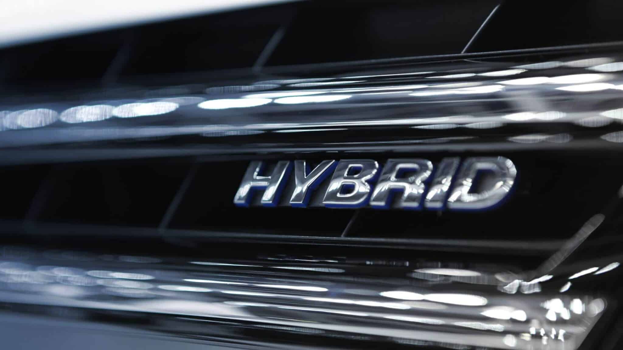 Pneumatiky s nízkym valivým odporom pre hybridné auto