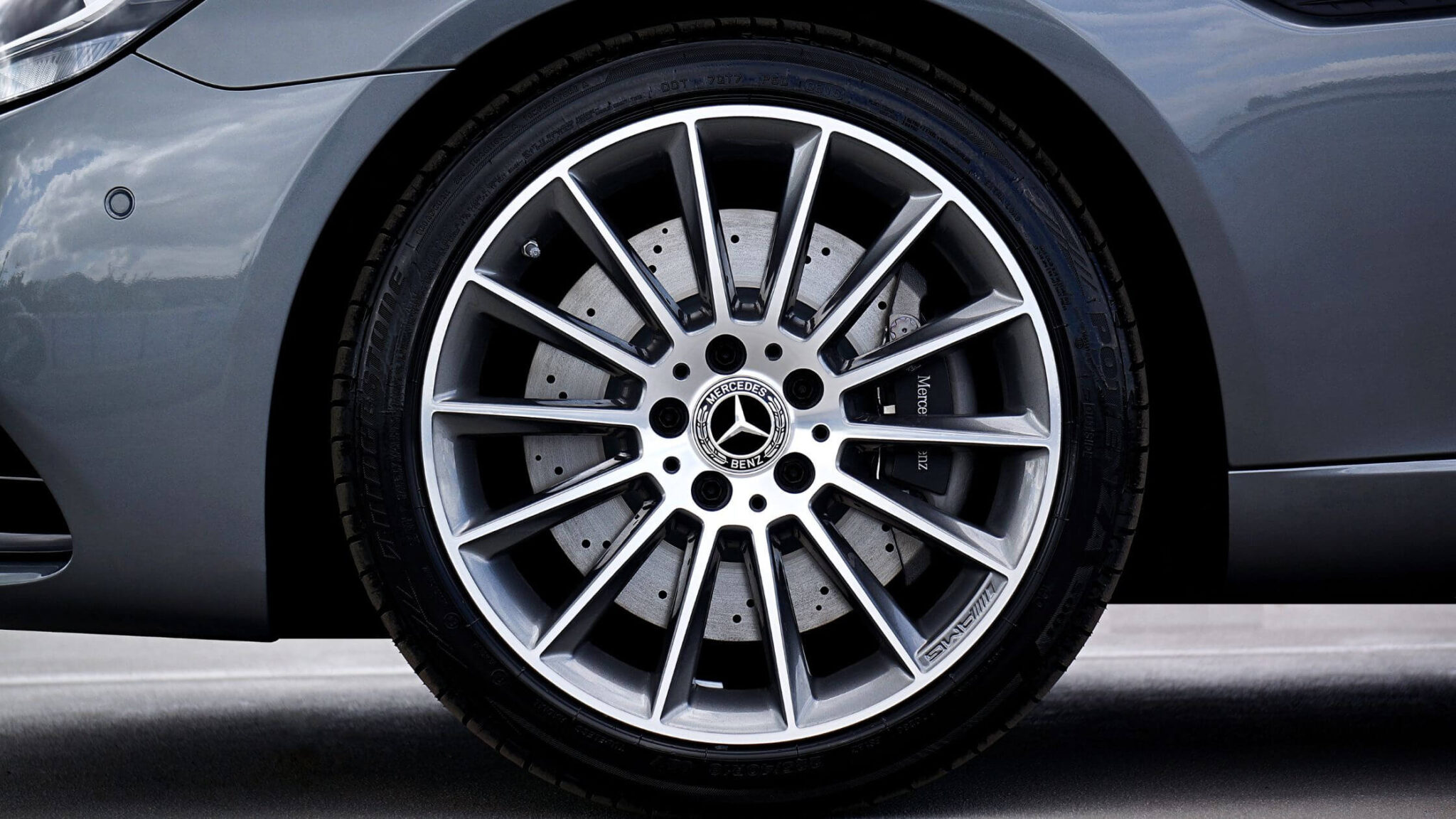 Detailný záber na hliníkové disky